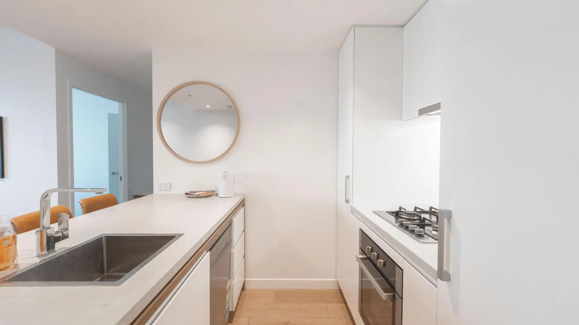 דירה בריסביין Modern Valley Pad With Rooftop Pool, Study & Parking