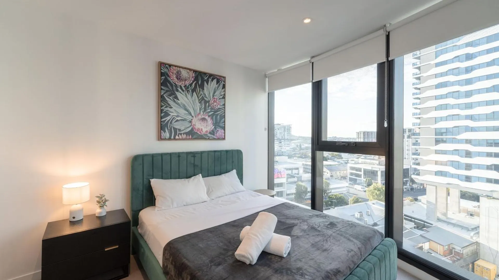 דירה בריסביין Modern Valley Pad With Rooftop Pool, Study & Parking