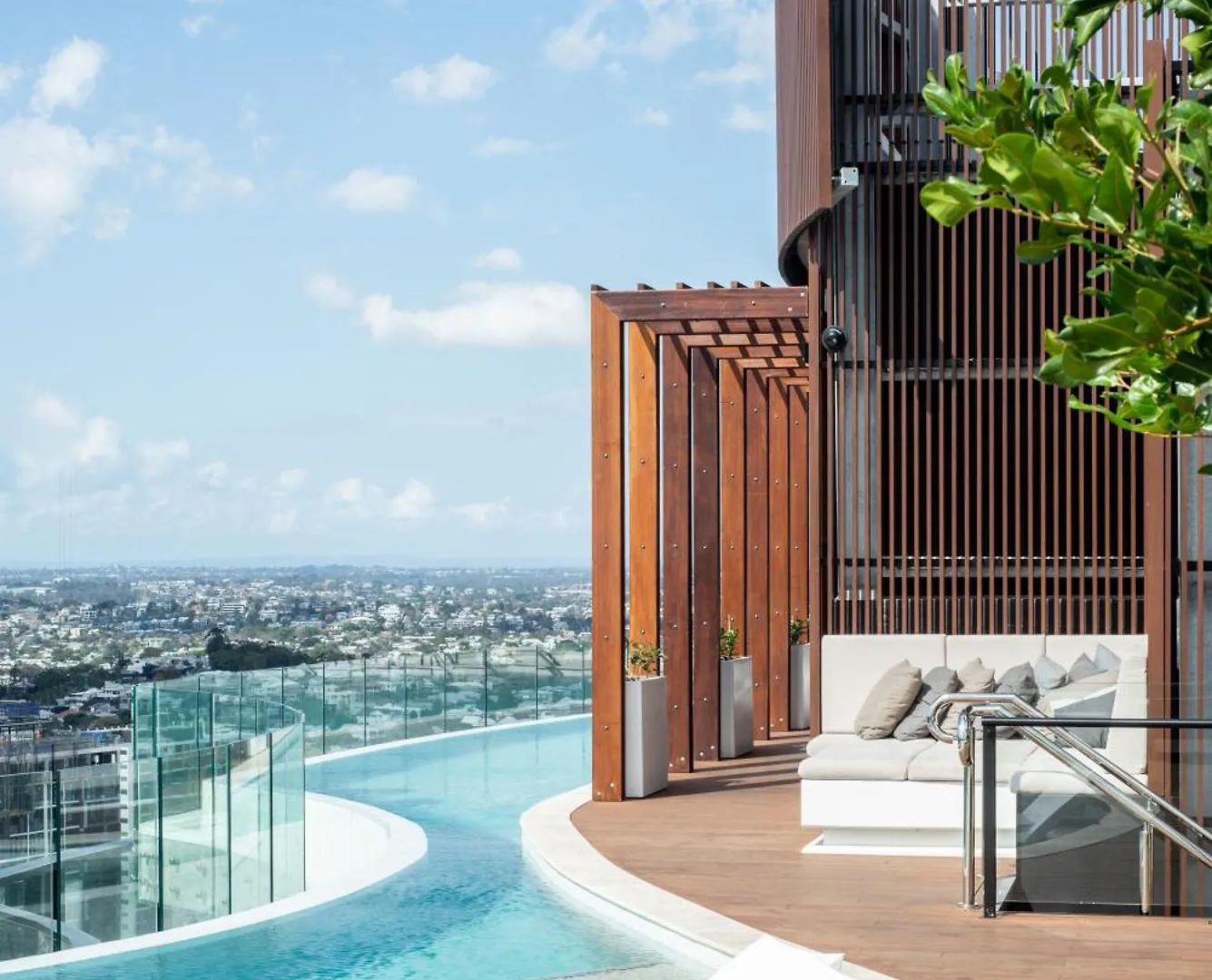 شقة Modern Valley Pad With Rooftop Pool, Study & Parking بريزبين أستراليا