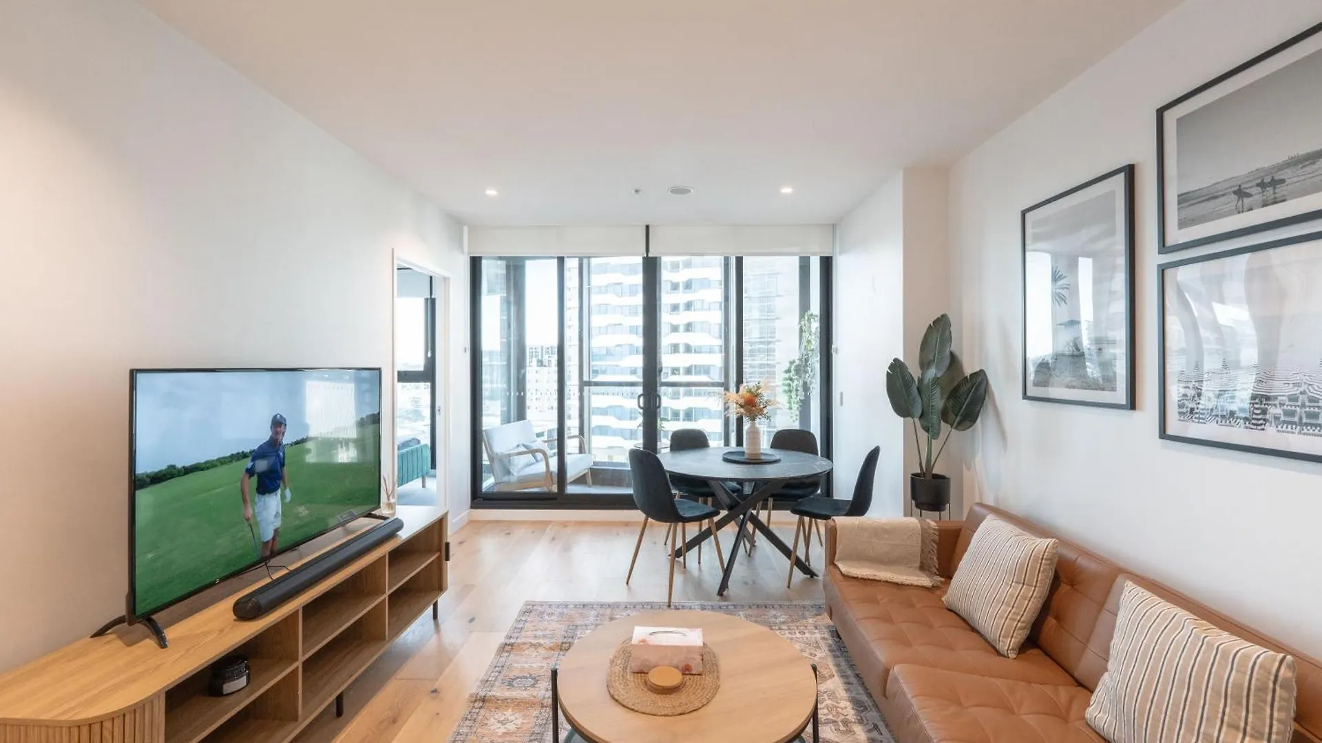 شقة Modern Valley Pad With Rooftop Pool, Study & Parking بريزبين أستراليا